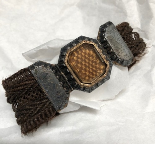 rosscountyhistoricalsociety:This bracelet is made from human hair, and dates to the mid 19th century