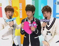 myb2kim:  130406 Music Core Special MC : L &amp; Woohyun &amp; Sunggyu (♥) (♥) (♥)