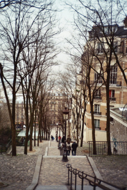 travelingcolors:  Montmartre, Paris | France