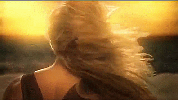 flyawayovertherainbow:   Mariah Carey’s hair: On point since forever 