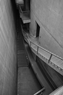 n-architektur:  Galleria Akka Tadao Ando Photographed by jutok 