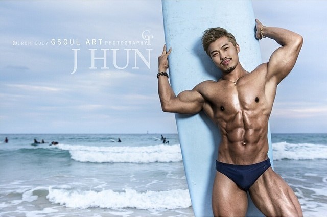 asianmalemuscle:  Enjoy thousands of images in the Asian Male Muscle archive! 