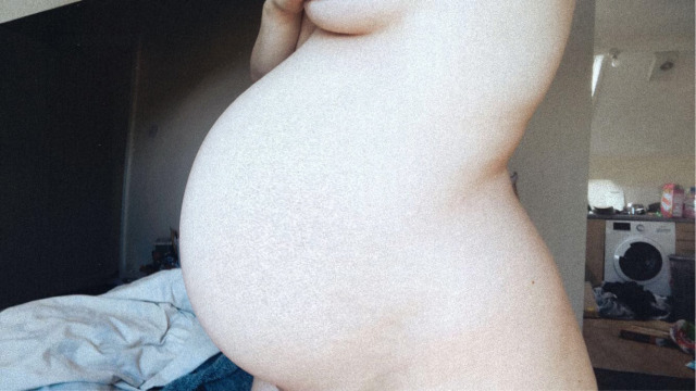 babymaker186-deactivated2020121:23 weeks baby! I feel fucking huge, the fact that there’s so much for growth to happen makes me so happy, i want to be absolutely huge, so big that people think im having more than oneDaddy left me to go to work this