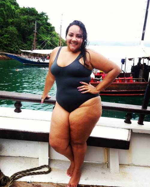 planetofthickbeautifulwomen2:  Brazilian Bombshell Fabi Machado