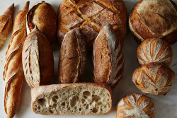 doable-likeart:  food52:  Love on the lame.How to Make Pretty Bread like a Pro via Food52  seulmates