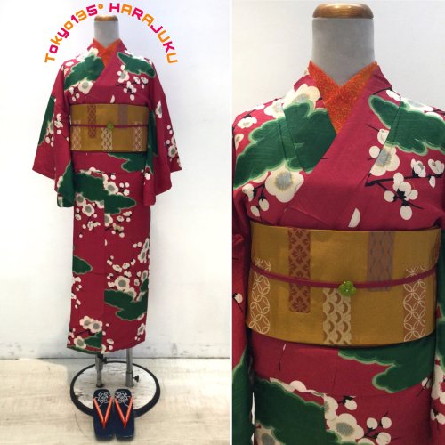 Old Japan patterns and colors for this outfit put together by Tokyo 135°. The rich red kimono has lo