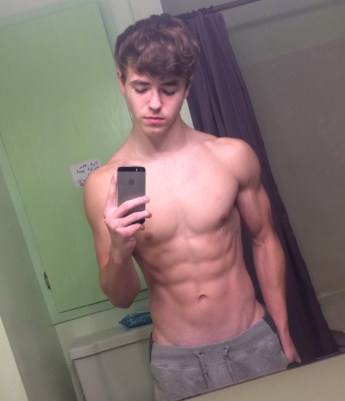 https://horniboisteenbois.tumblr.com/post/169726320825