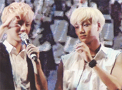 cheolyans:  Luhan wants to make a heart so Kai fulfill his wish  