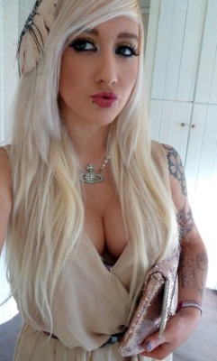 photonblaster62:  inked-and-sexy-women:  More @ http://inked-and-sexy-women.tumblr.com  Gorgeous!!!
