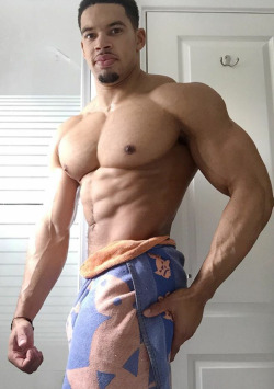 bigntastydc:  FOLLOW 👉 http://bigntastydc.tumblr.com