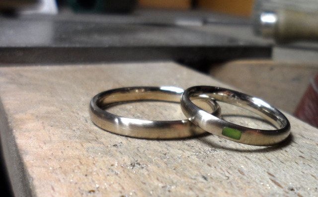 ringpaar in weissgold mit jade minimal