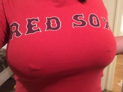 holy-horny-hippie-batman:  Something made me try on my old Sox shirt (I’ve gained HELLA weight since I last wore it!). It may not fit properly anywhere else, but it fits my boobs like never before! 😆