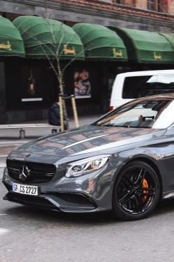 avenuesofinspiration:  S63 Coupe | Photographer © | AOI