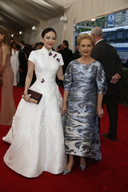 heytheredahleah:  lightspeedsound:delrussos:  Zhang Ziyi and Carolina Herrera  more actual chinese people looking actually flawless at a chinese-themed white ppl gala I love it beat em at our game ladies!  ^^^