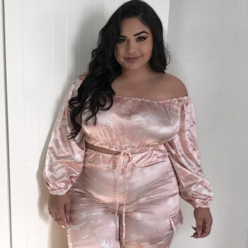 chubbysgmilfs:reblog this thick milf! fucking sexy!