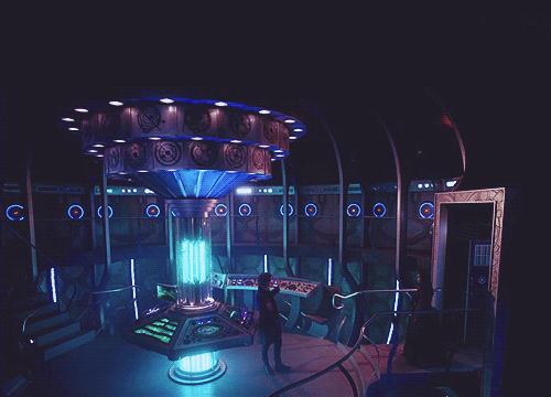 tardisfleet:  It’s called the TARDIS. 