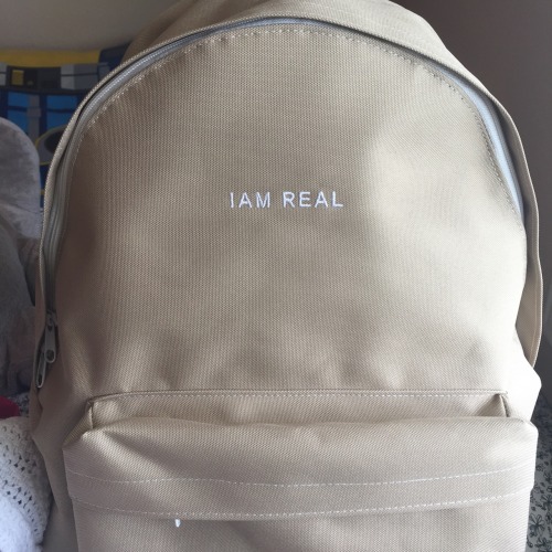 moriendus: Who’s fucking aesthetic is “beige backpack w/ existential reassurance”