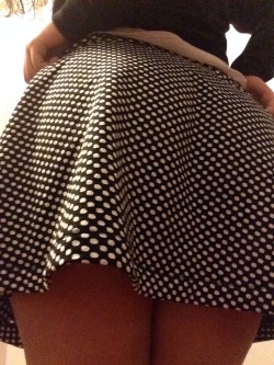 wontbevacantanymore:  Can’t wait for this skirt to come off later