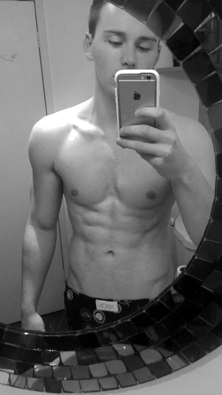 jvmvs:  bathroom lighting