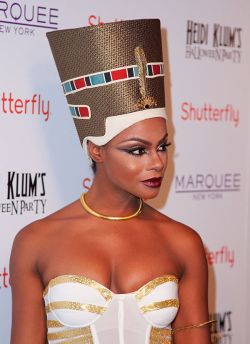 Sex nappyheadedmaiden:  Nefertiti 👑 pictures