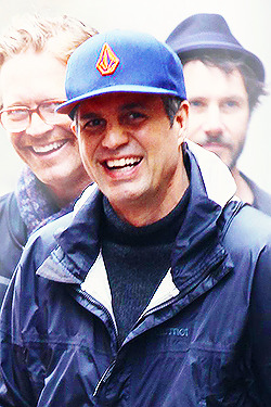 kanjabeto-deactivated20180421:  Mark Ruffalo on the set of “The Normal Heart” (18/11/2013) [x] 