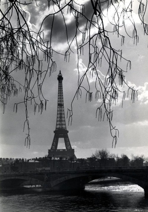 zzzze:Robert Bothner, Eiffelturm,1940