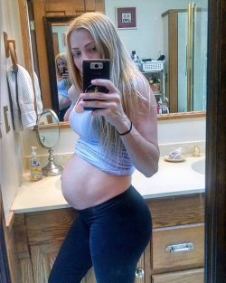 maternityfashionlooks:  ’ “35 weeks..almost