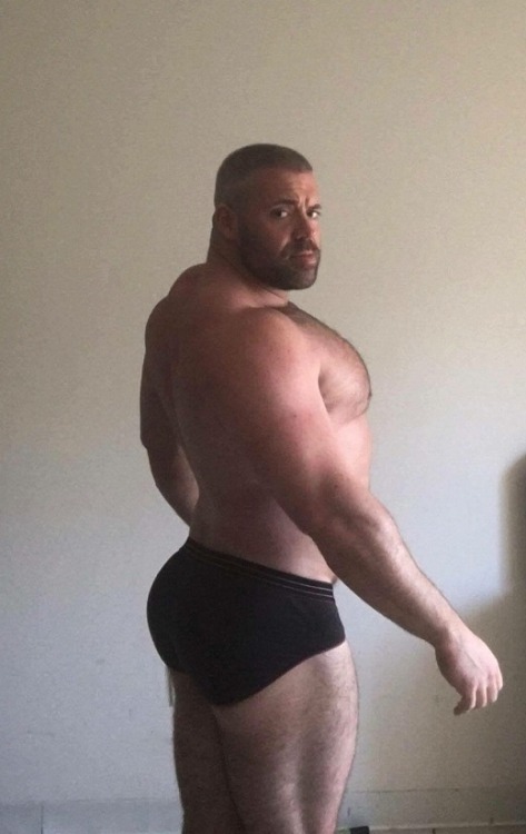 Big Dudes Are Hot