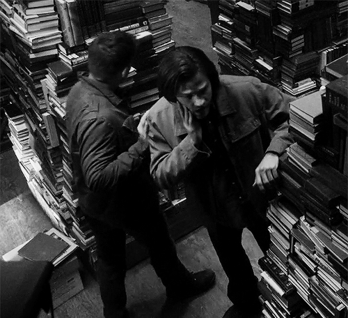 wincesthappened: just some brother touching in 8x21 