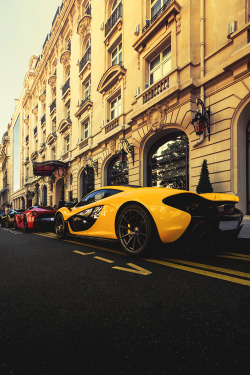 italian-luxury:  Heavyweights: Mclaren P1 x Ferrari LaFerrari x Bugatti Vitesse