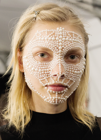 vogue-is-viral:    Givenchy S/S 2016 RTW - Beauty  