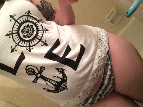 rhonnieceian:  Probably one of my most favorite photos of myself.