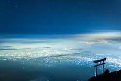 ileftmyheartintokyo:Night View From Mt.Fuji by @AK1 on Flickr. 