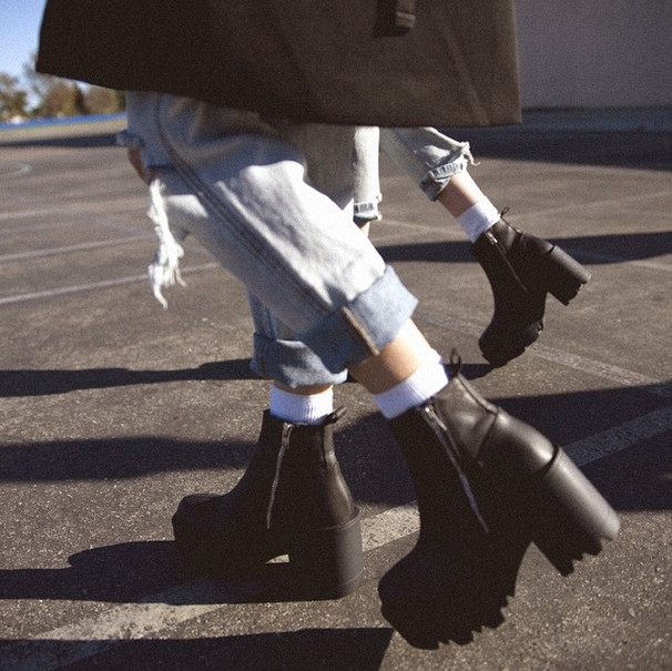 unif:  Rival boots now up