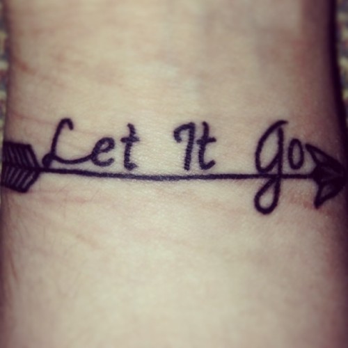 vomitsyourmind:  Wrist tattoo :) #tattoo #letitgo #newyearnewtattoo #arrow