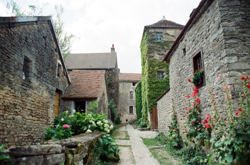 flaneuresse:Châteauneuf-en-Auxois by Britta on Flickr. , 