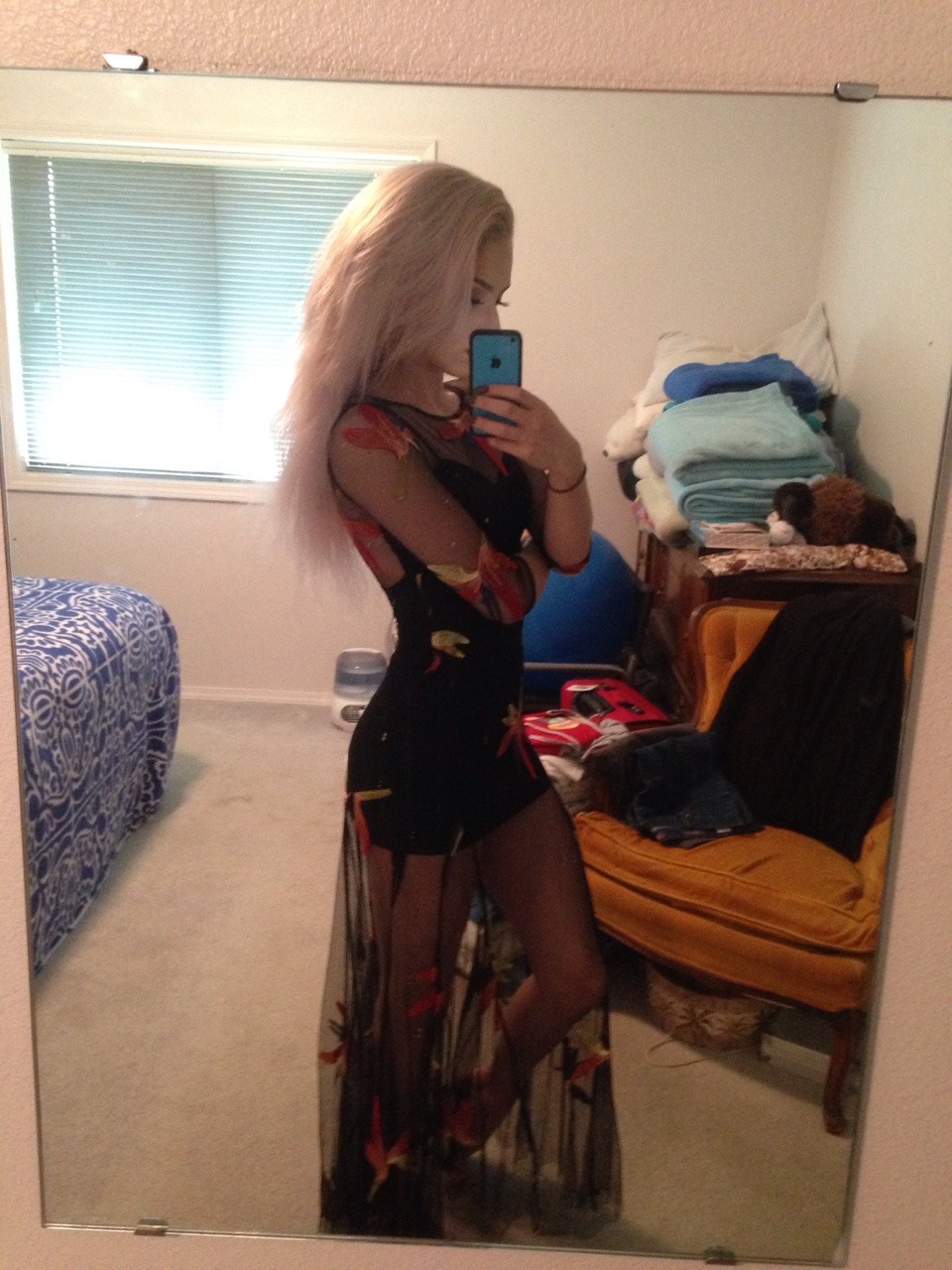 willowraith:  This dress is my favorite thing ever and I really want to wear it out