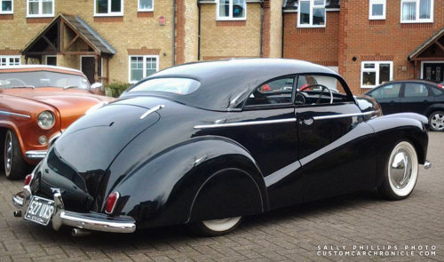 morrisoxide:  Sally Phillips 1963 Morris Minorhttp://minortimes.co.uk/sally-phillips-1963-morris-minor/  My absolute most favourite car ever! Fell in love with this at The hayride 