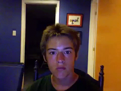 sizvideos:  Guy took a selfie everyday for 8 years. Watch the full video! 