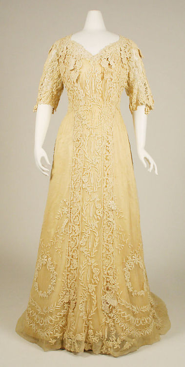 omgthatdress:  Afternoon Dress 1907 The Metropolitan Museum of Art 