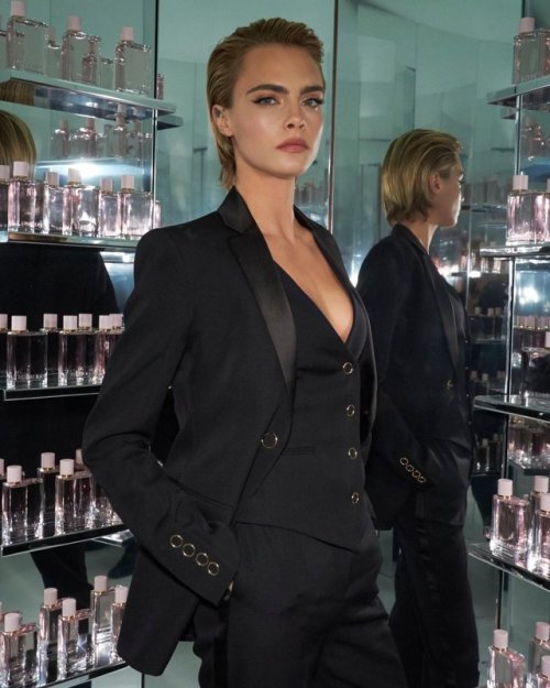 Cara Delevingne in Burberry