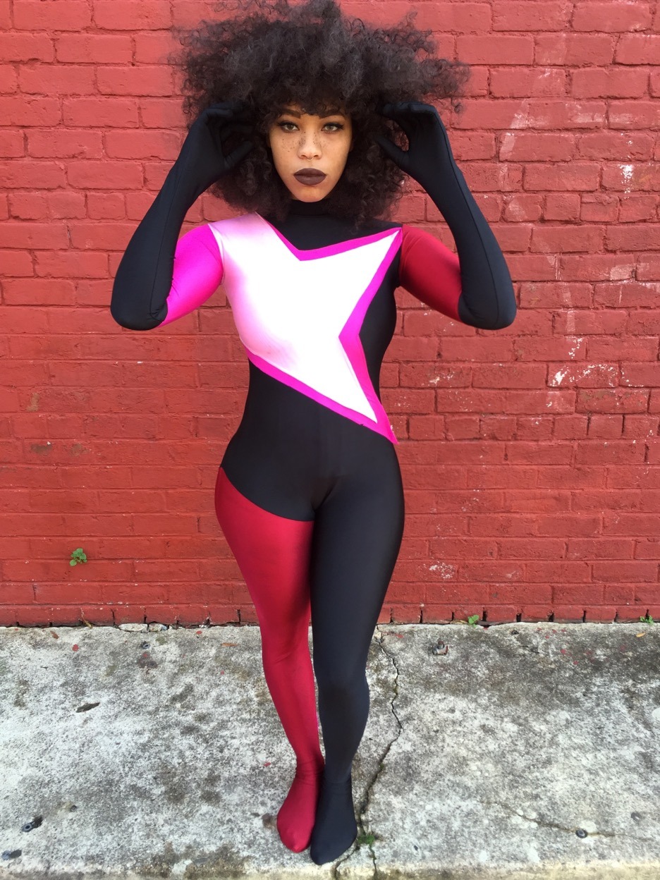 kieraplease:  As promised, here’s my Garnet Halloween costume. It’s not perfect