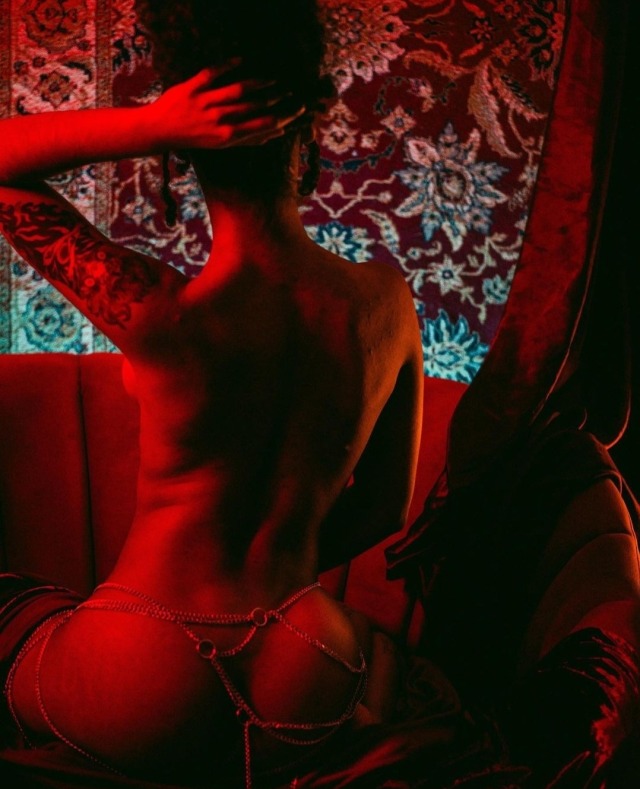 while-i-kiss-the-sky: