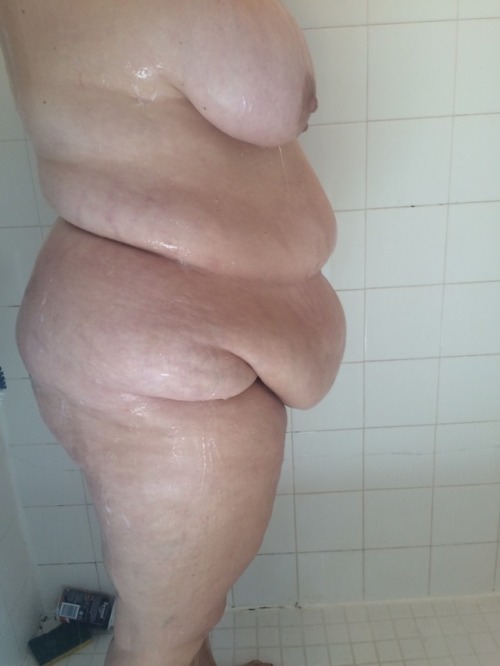 nikegolfer:  Wife’s fat belly and loose pussy  #fatass #bbw #gape #pussy #bisexual #fatcow #titties