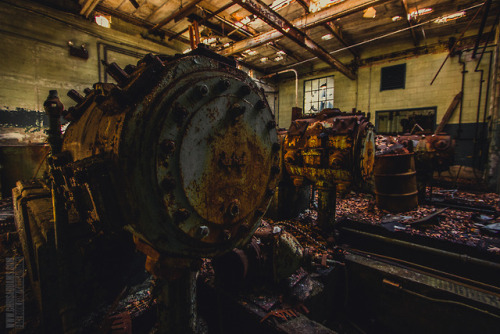 An old rusty factory in Connecticut sits dormant, full of machinery to explore and a rooftop offerin