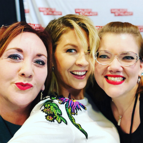 Our very first @walkrstalkrcon selfie on Saturday! @jennaelfman is absolutely adorable and a complet