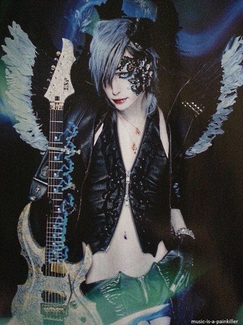 music-is-a-painkiller:  Mejibray - Shoxx adult photos