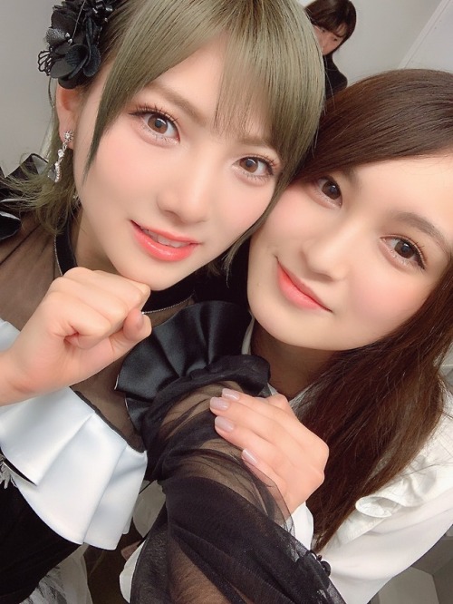 soimort:  岡田 奈々 - Twitter - Thu 24 Jan 2019  だいすきなじーなちゃん ２１歳の誕生日おめでとう 🙈❤️ #神志那結衣生誕祭 My beloved Jiina-chan Happy 21st birthday 🙈❤️ #Kojina Yui birthday