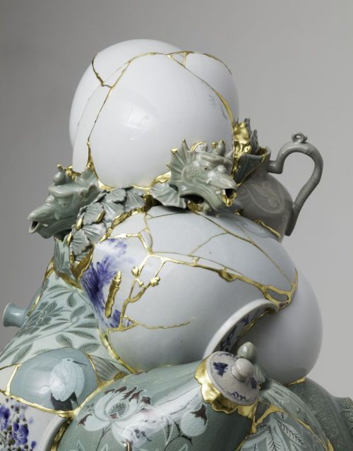 wordsnquotes:culturenlifestyle:Rejected Broken Porcelain Restored More Beautifully With Gold Lining 