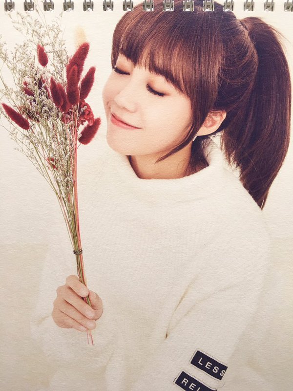 mollayos:    Eunji for Apink 2016 Seasons Greeting Scans by Timo_Boll_   